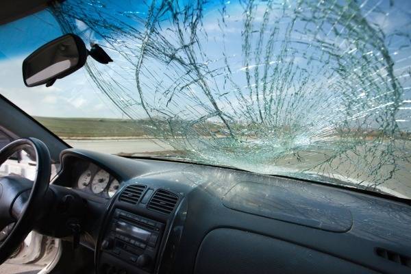 Read more about the article Stouffville Auto Glass Repair Services